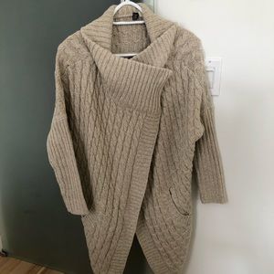 HR2 Holt Renfrew Cable knit cardigan